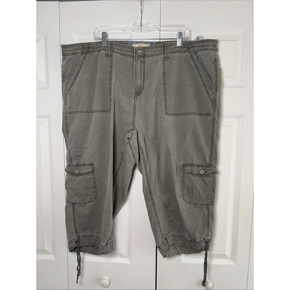 Levis Cargo Capri Pants Womens Size 22 Green Utility Cropped Y2K Cotton Twill